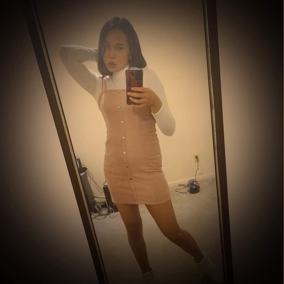 Meet your Posher, Demi - Picture 4 of 4